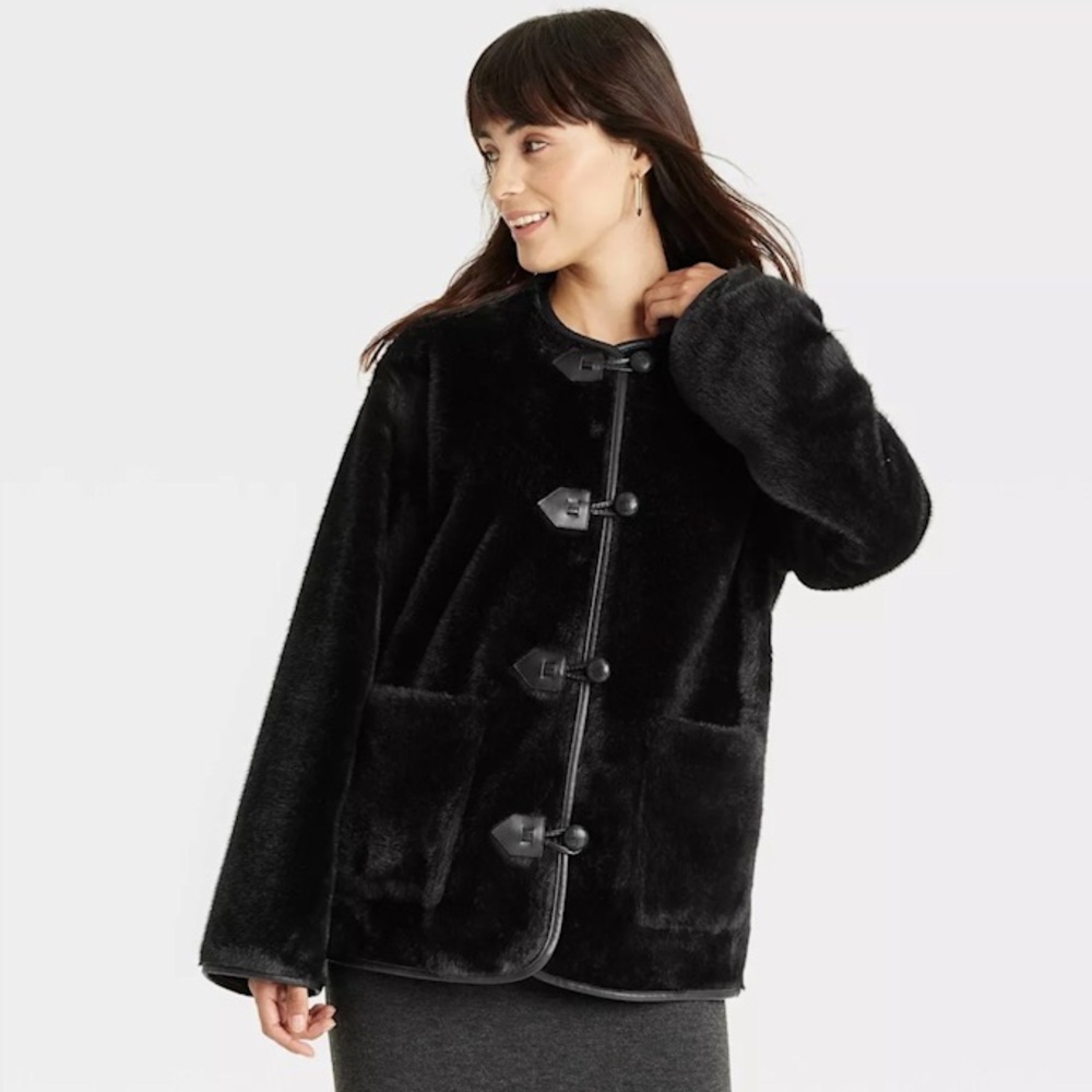 NWOT Universal Threads Black Faux Fur Toggle Coat